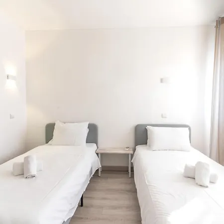 #109 Zelio House By Holidays *
