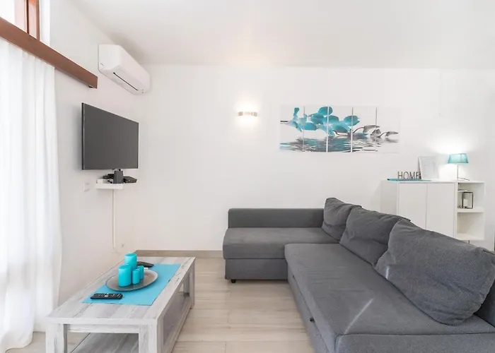 #109 Zelio House By Holidays